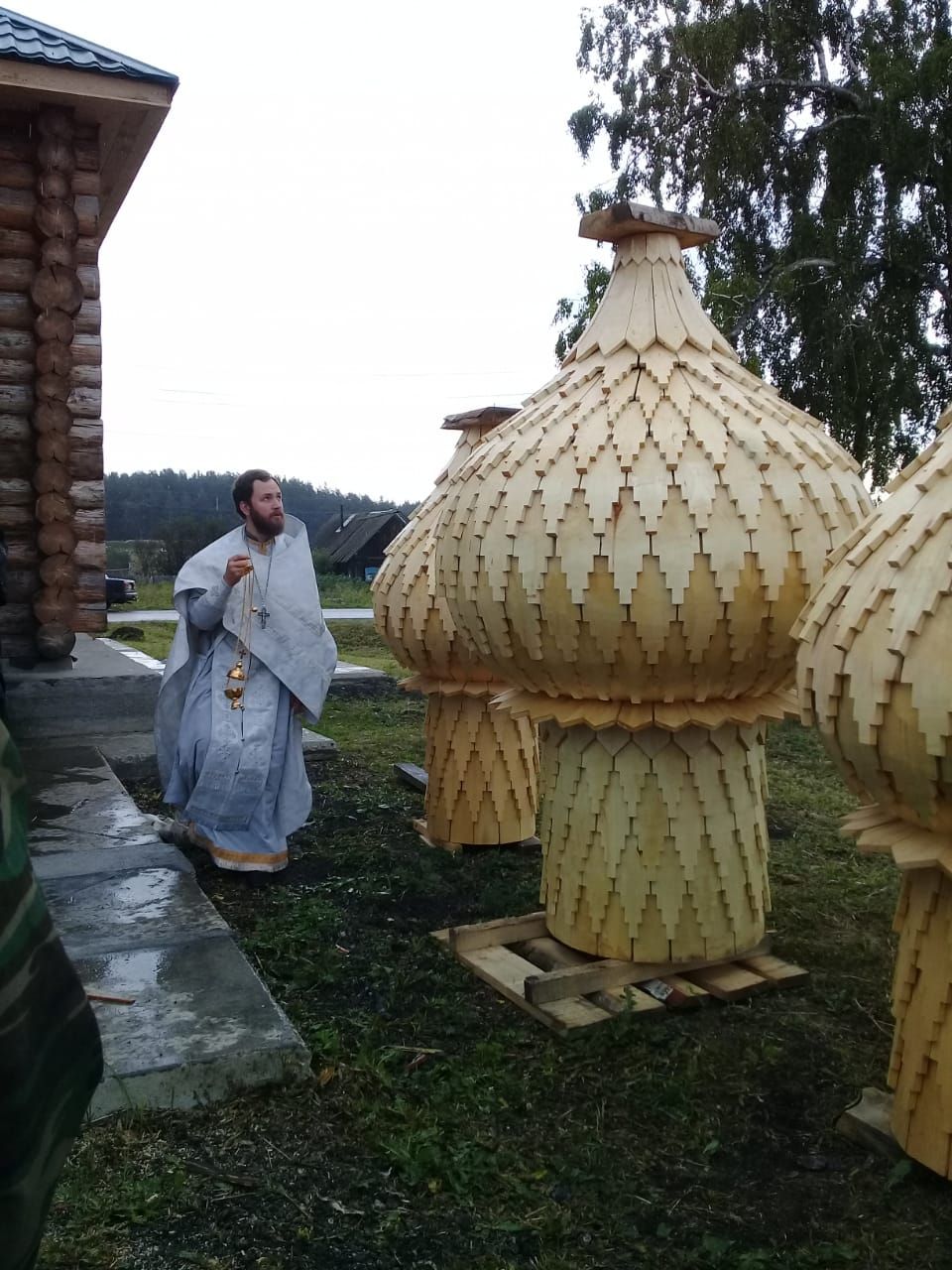 Поднялся купол. Поднялся купол